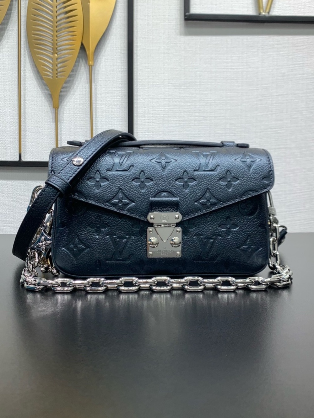 Louis Vuitton Pochette Métis East West Navy Blue